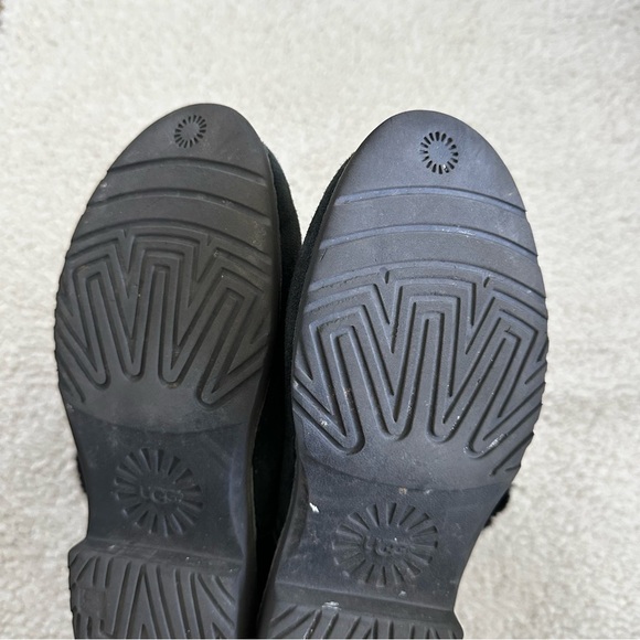 UGG Braiden Black Suede Boots Buckle Detail Fur Lined Women’s Size 6.5 - Picture 10 of 11